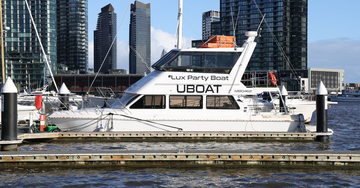 Essential Questions to Ask Your BBQ Pontoon Boat Rental Provider